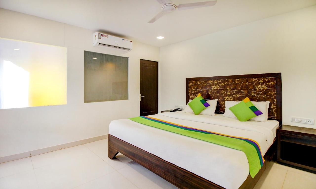 Treebo Trend Ashwem Beach Resort Goa Mandrem Exterior foto