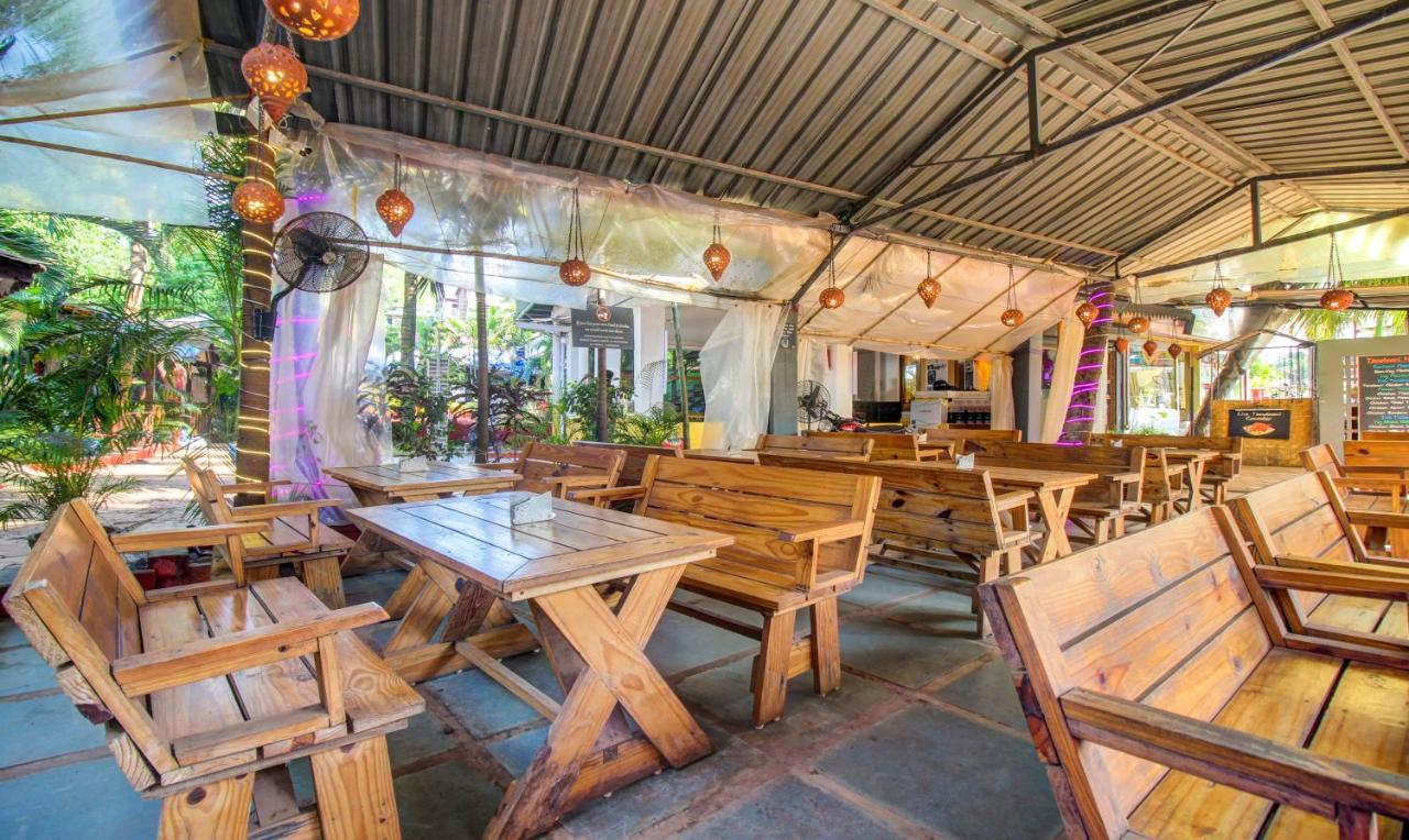 Treebo Trend Ashwem Beach Resort Goa Mandrem Exterior foto