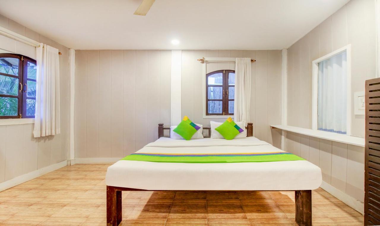 Treebo Trend Ashwem Beach Resort Goa Mandrem Exterior foto